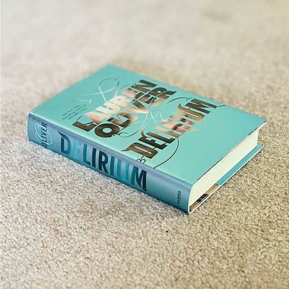 Delirium - Lauren Oliver 1st Ed HC - Picture 2 of 7